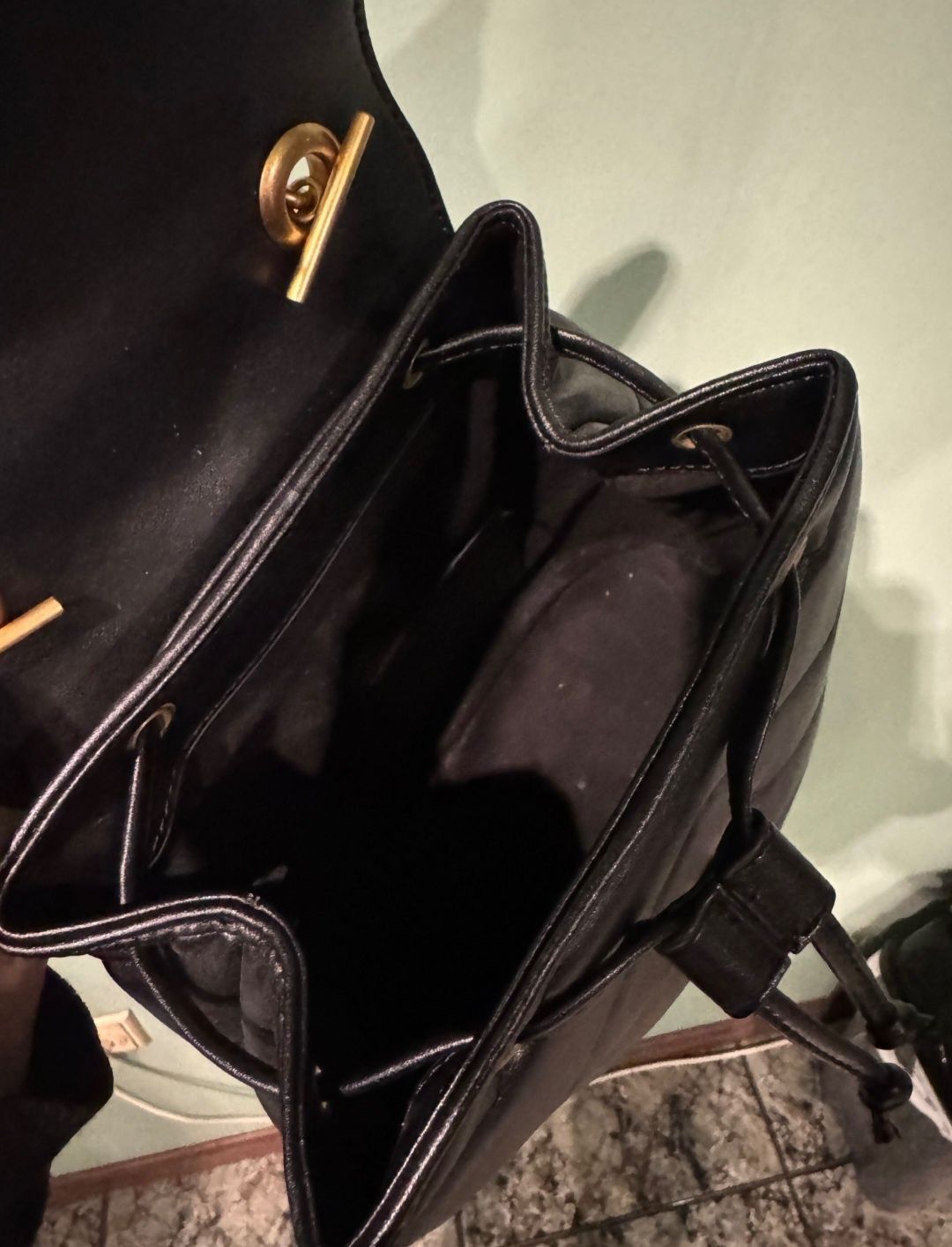 Gucci малка раница ,ест.кожа