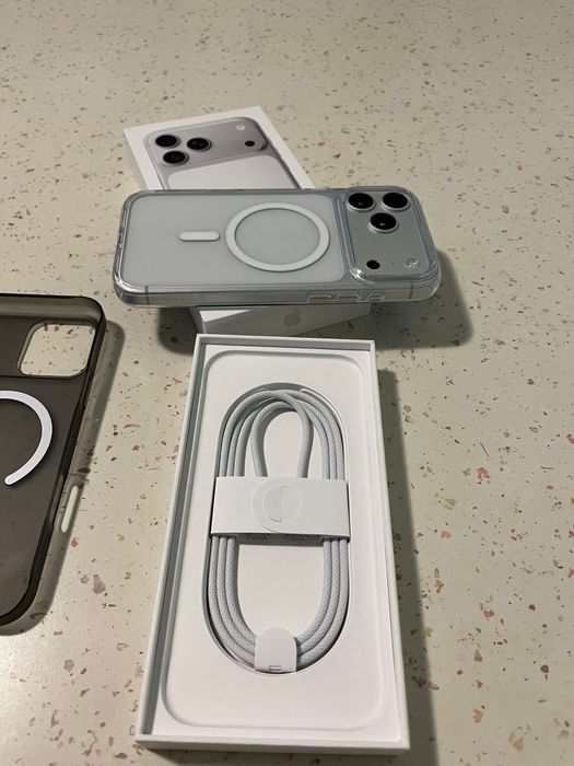 iPhone 17 Pro Max Silver E-Sim