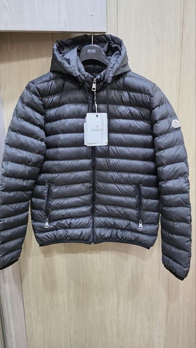 Оригинальная куртка Moncler