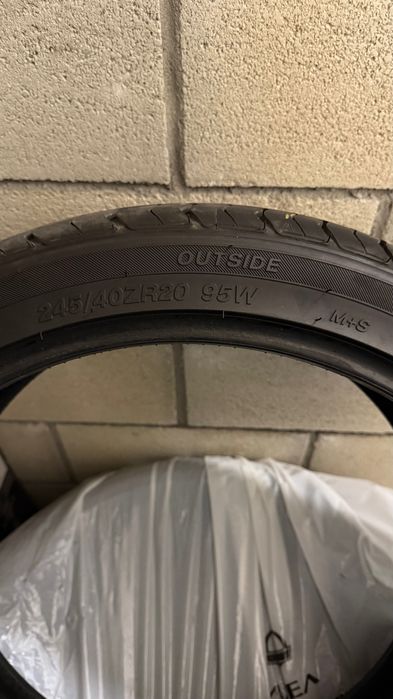 4 гуми 245/40R20-Joyroad Sport RX6 и 275/35R20-Delmax Ultima Sport