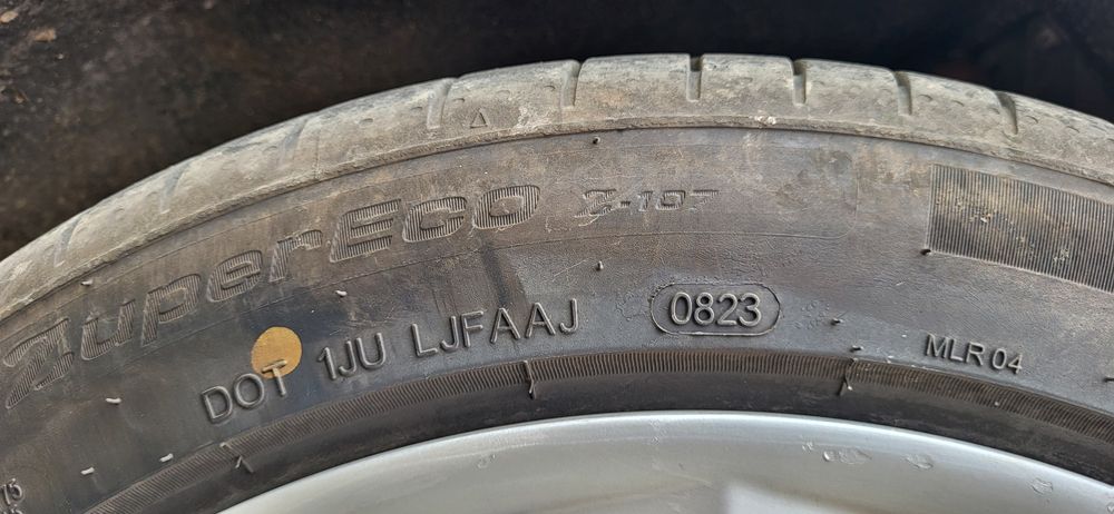 Продавам гуми на