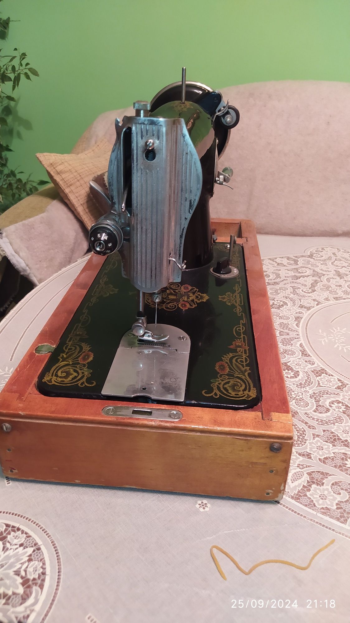 Продавам ръчна шевна машина Юнион