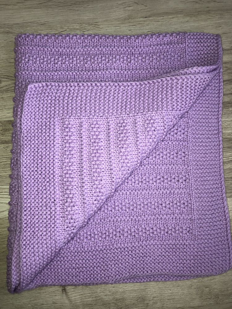 Ръчно изплетено бебешко одеяло