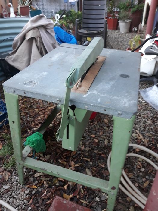 Circular de lemne solid foarte silentionos la 220 v.preț.1600 lei.