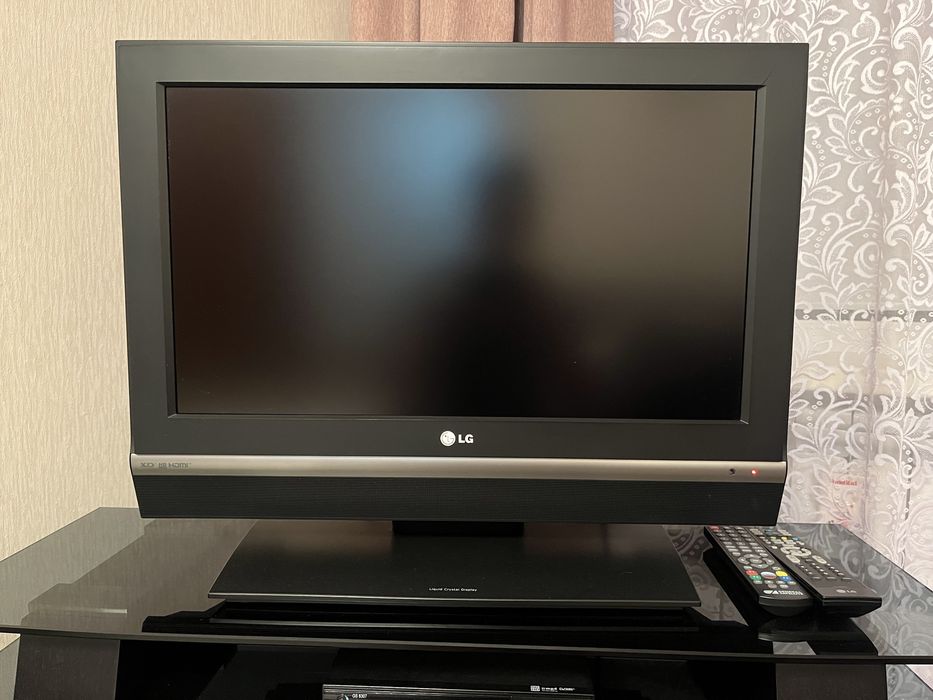 Телевизор LG. В отличном состоянии. Цена 30 тыс