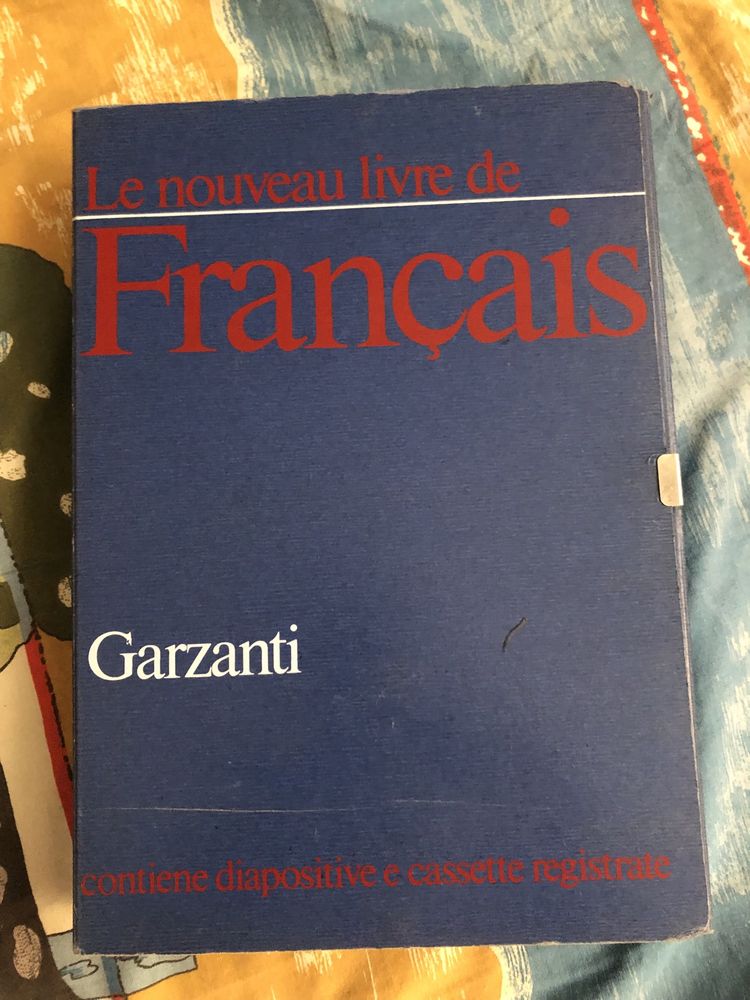 Vând diapozitive cursuri in limba franceza pentru colecționari