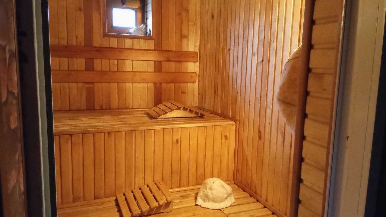 Дом живописным садом 12 соток
Фасад 40 м глубина 30 м (Ар)