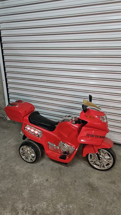 Акумулаторно детско моторче