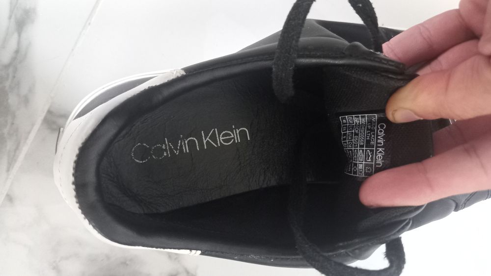 Маратонки calvin klein 40 номер