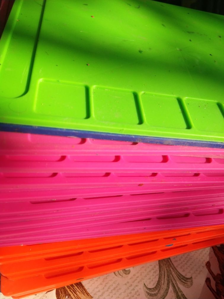 Цветная бумага и цветной картон, доски для пластилина