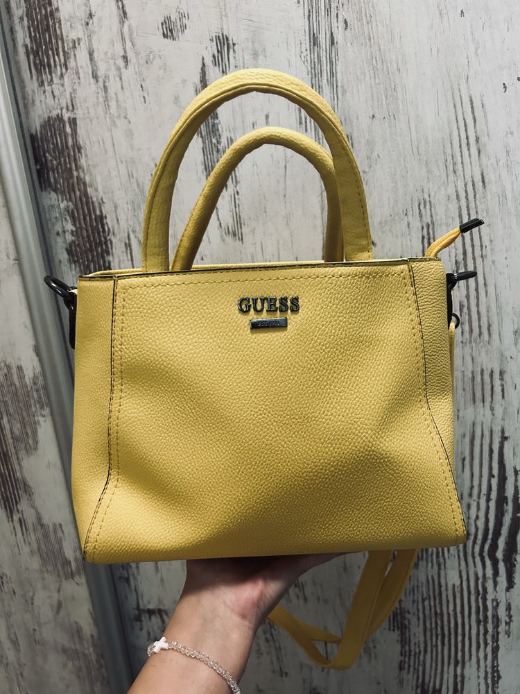 Дамска чанта Guess