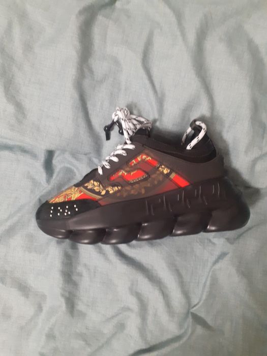 Versace chain reaction corona