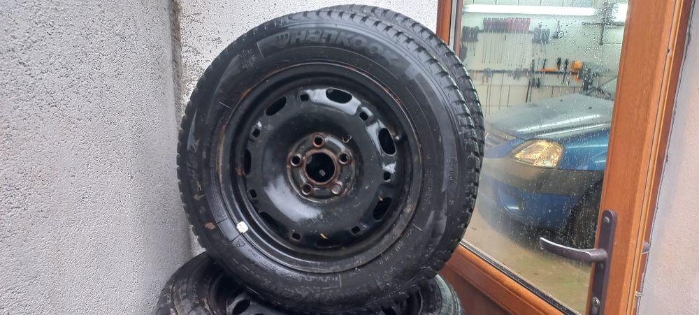 2 anvelope iarna Hankook 165/70/R14 cu jante Vw Seat Skoda