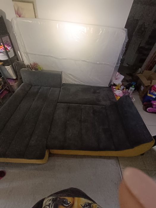 Vând colțar modern, model ARIVA, culoare galben-gri,