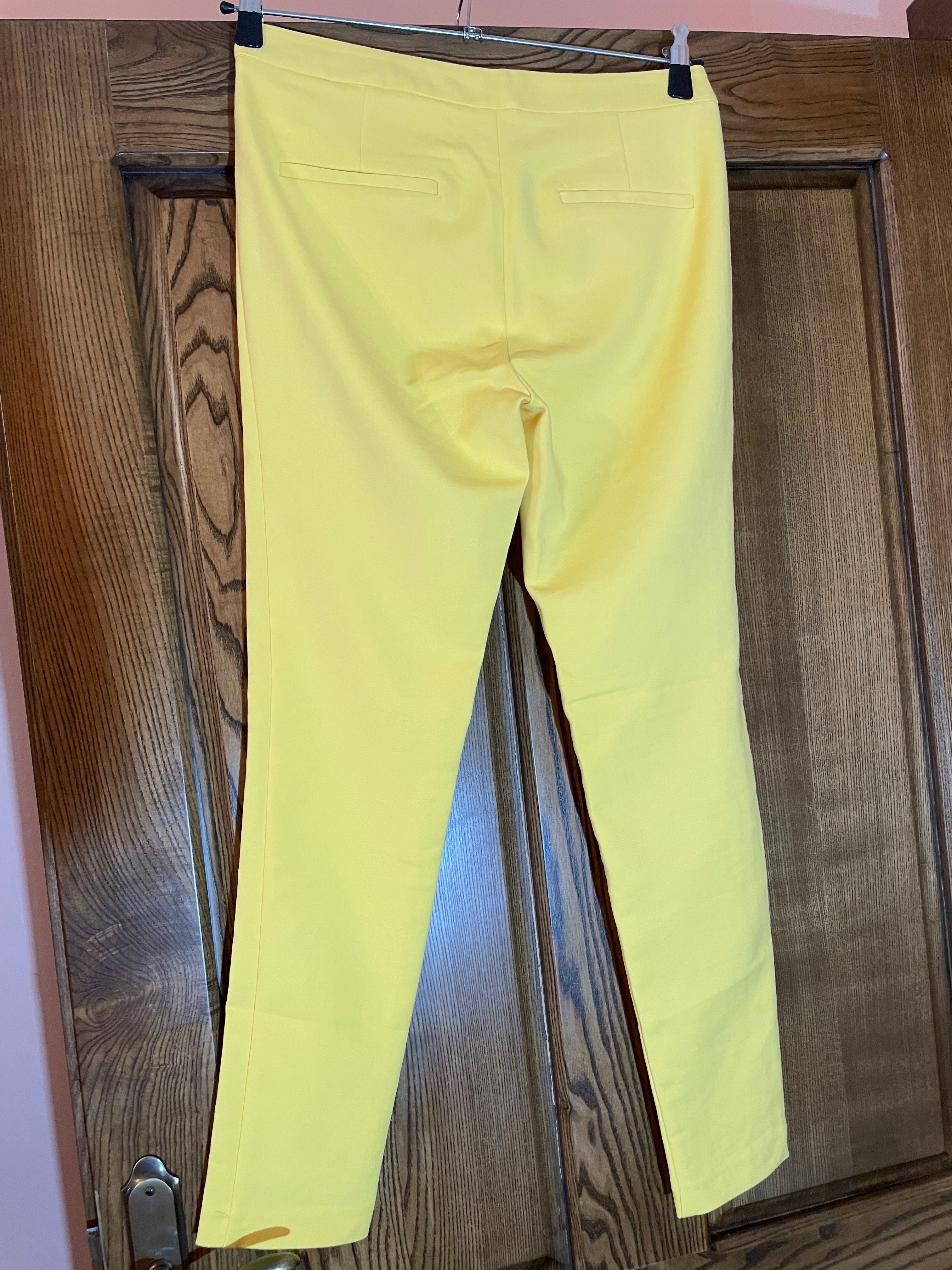 Pantaloni galbeni Zara