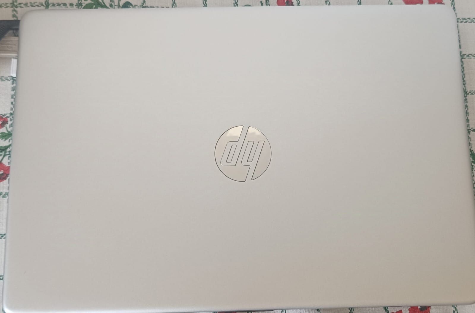 Laptop  Hp15e ec2056nq