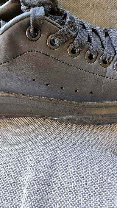 ALEXANDER MCQUEEN oversized sneakers, cumparati din Dubai|TheDubaiMall