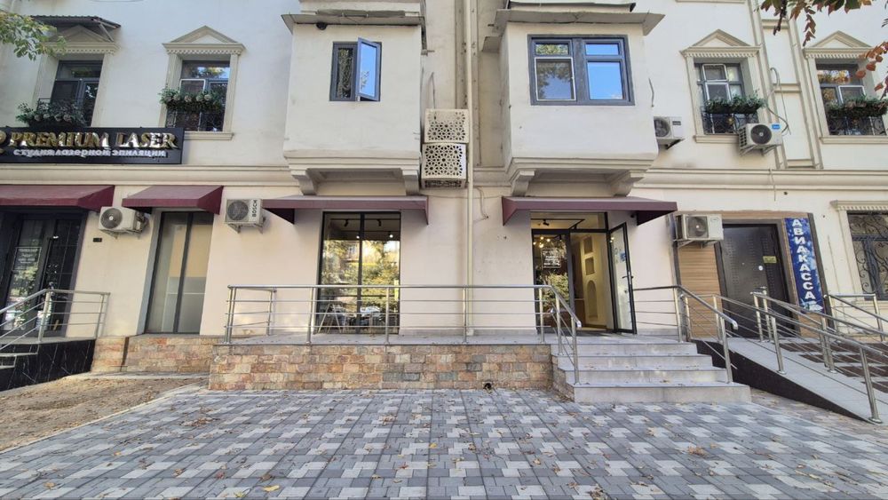 Аренда помещение на первой линии с парковкой на Нукуской