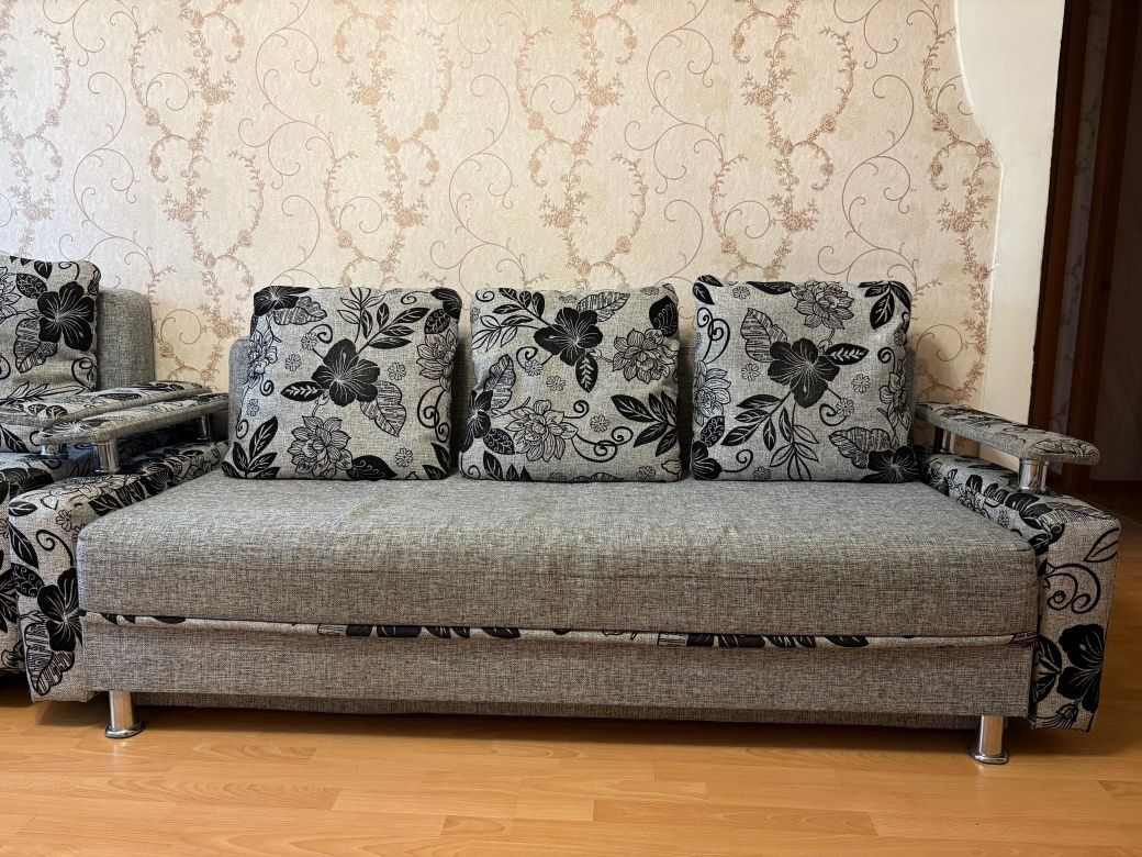 Продам диван с мини диваном
