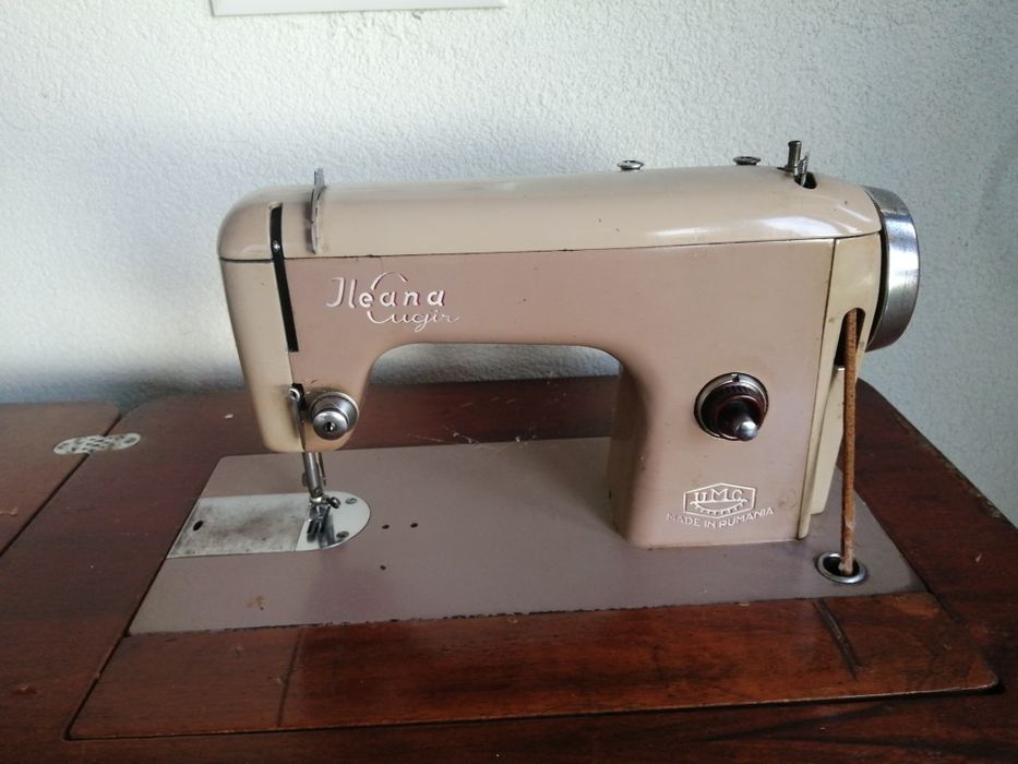 Mașina de cusut UMC ILEANA
