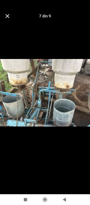 Vând sămănătoare mecanica porumb și pompa de erbicidat