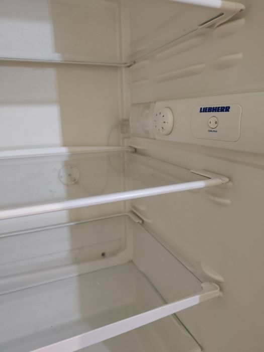 Продавам хладилник Либхер