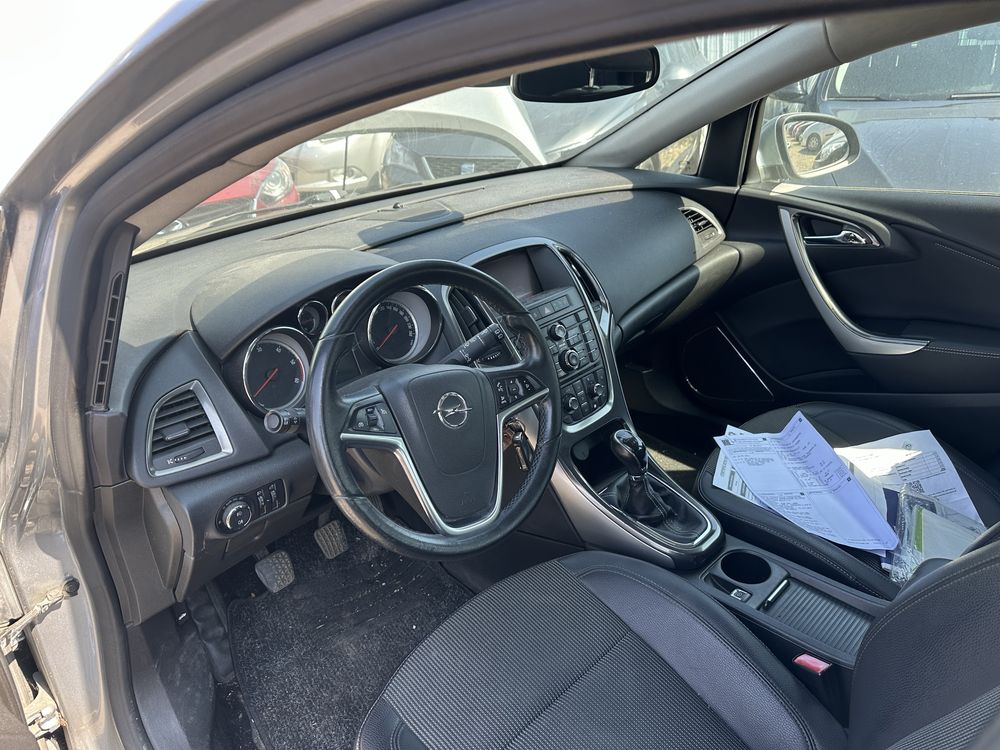 Opel Astra J 1.7cdti На Части!!!