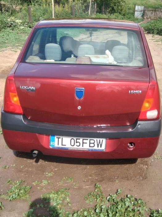Vând mașina logan