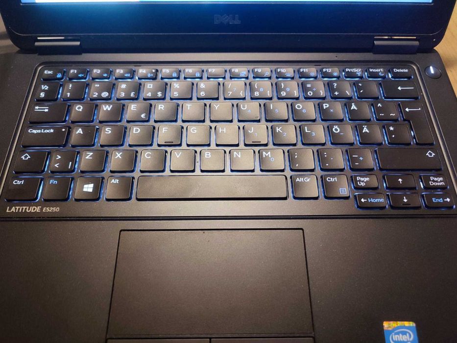 Бизнес клас лаптоп/компютър Dell Latitude E5250