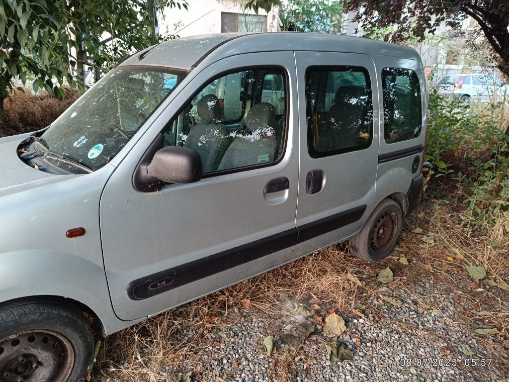 Продавам рено канго