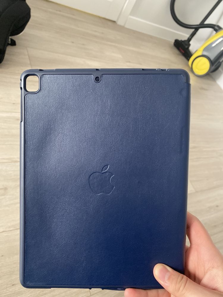 Продам чехол ipad 9.7