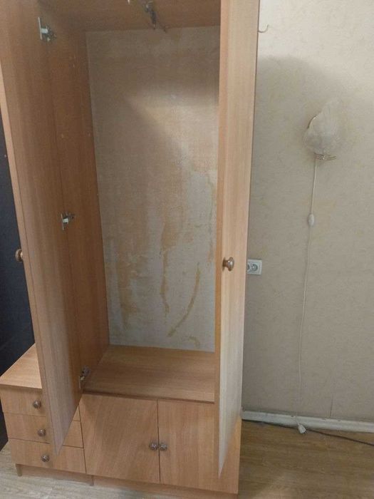 Продаётся б/у шкаф для прихожей