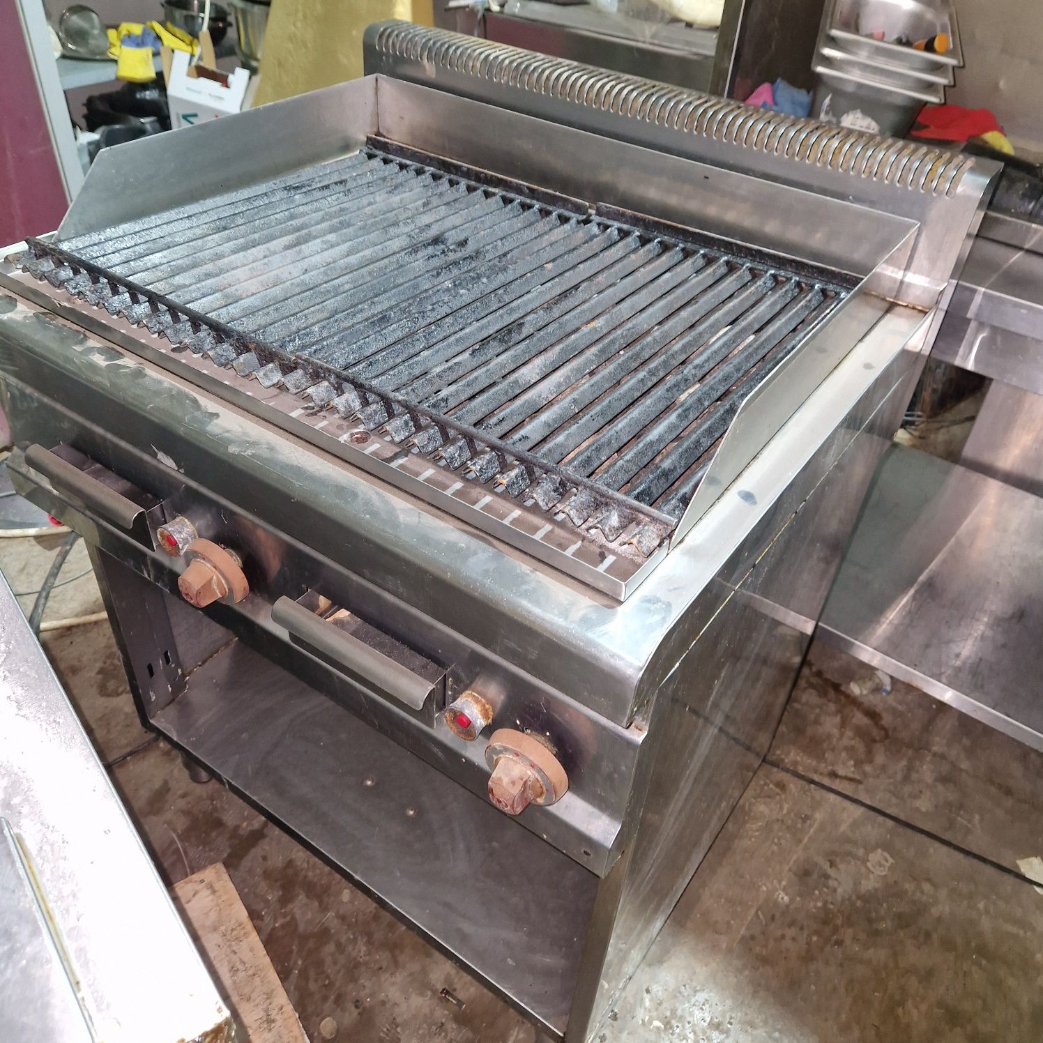 Grill inox cu banc, pe gaz sau curent