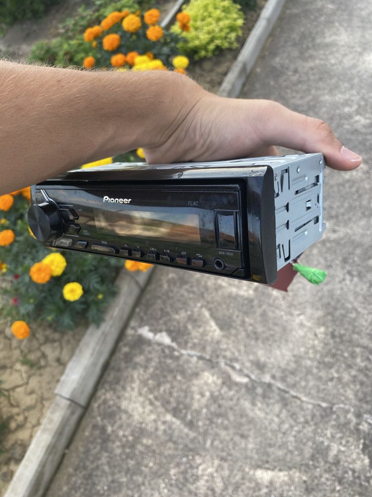 Pioner MVH-190UI
