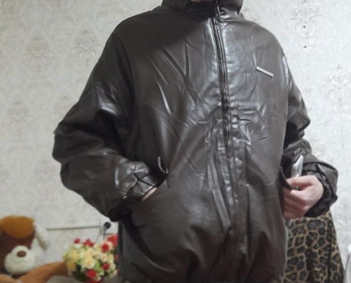 Продаётся двустороняя кожанная куртка unisex абсолютно новая