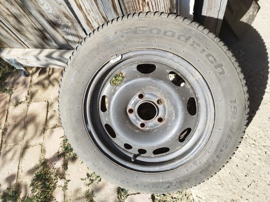 Anvelope cu jante Pirelli Formula si BFGoodrich de iarna R15
