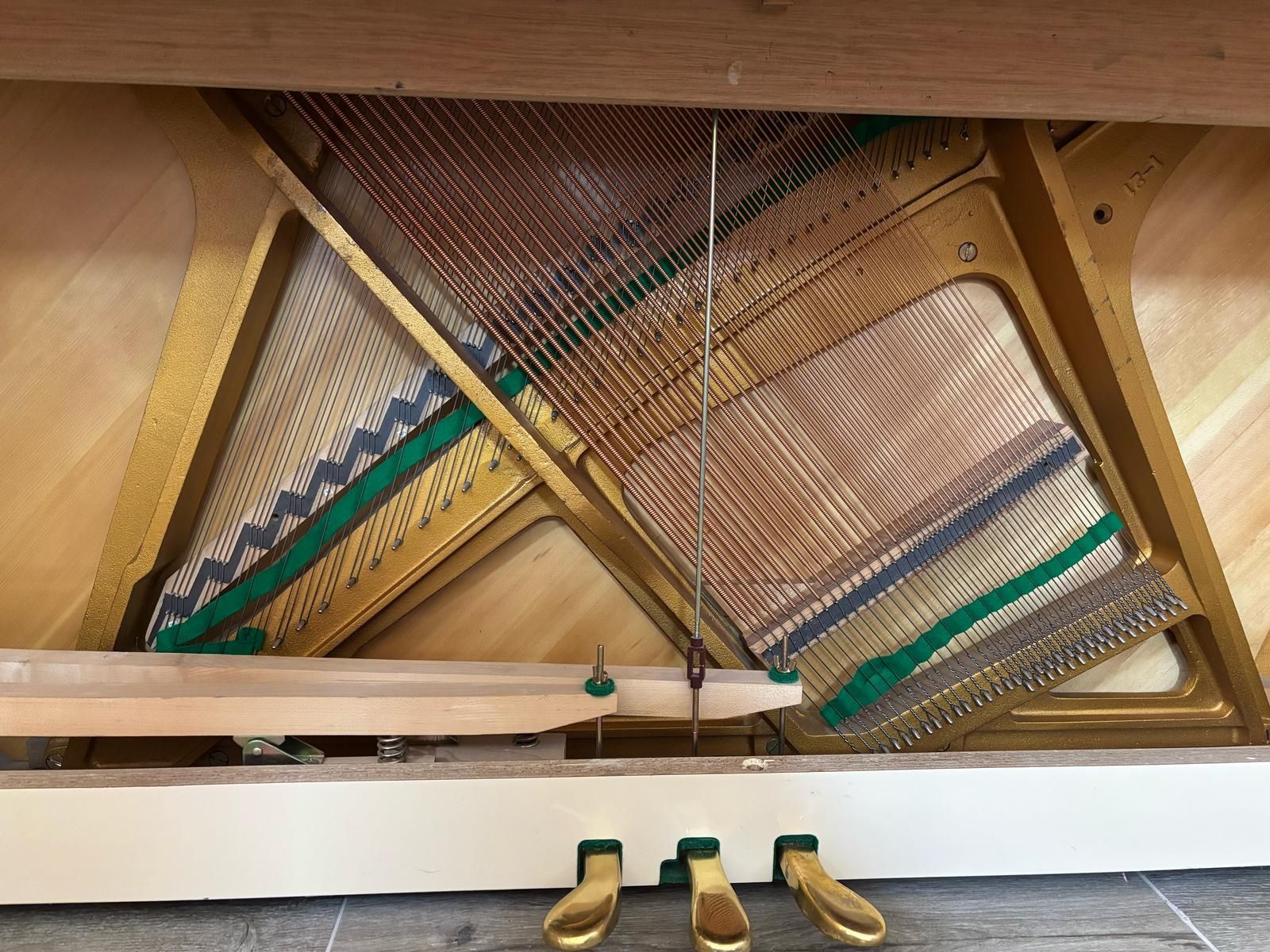 Pianină Royale DU-11