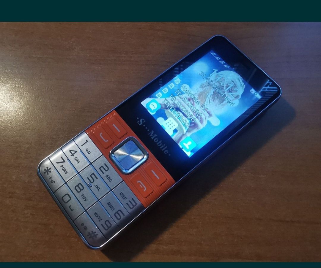 Telefon 4 cartele sim 4 Telefon