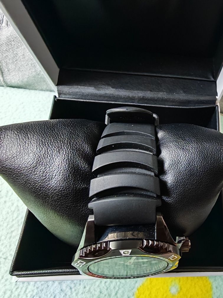 Seiko Solar V158-0AE0 Black Dial DIVERS 200 m