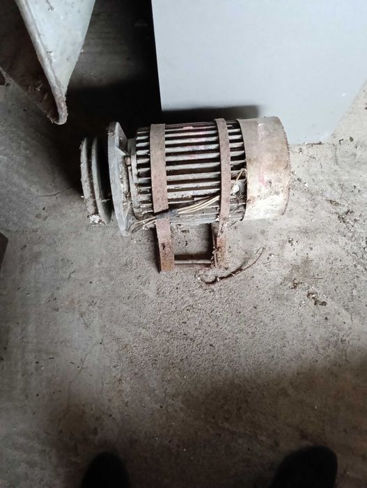 Motor trifazic  puternic