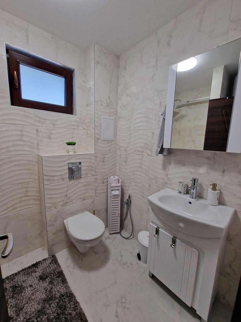 Дава се под наем Двустаен апартамент в Асеновград - 61 кв.м за 306 € - Снимка #13