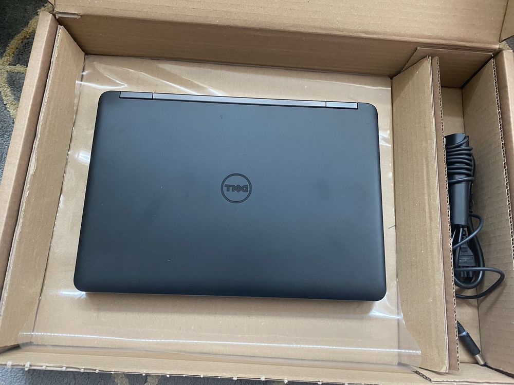 Лаптоп Dell и HP Probook