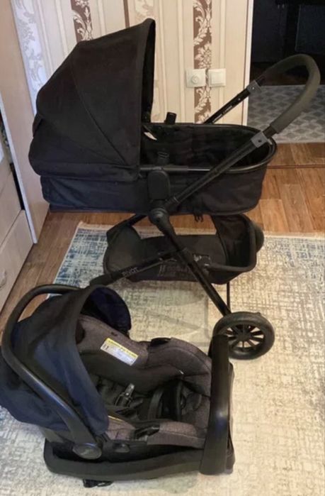 Коляска Evenflo Travel System Pivot Casual Gray c автокреслом 2 в 1