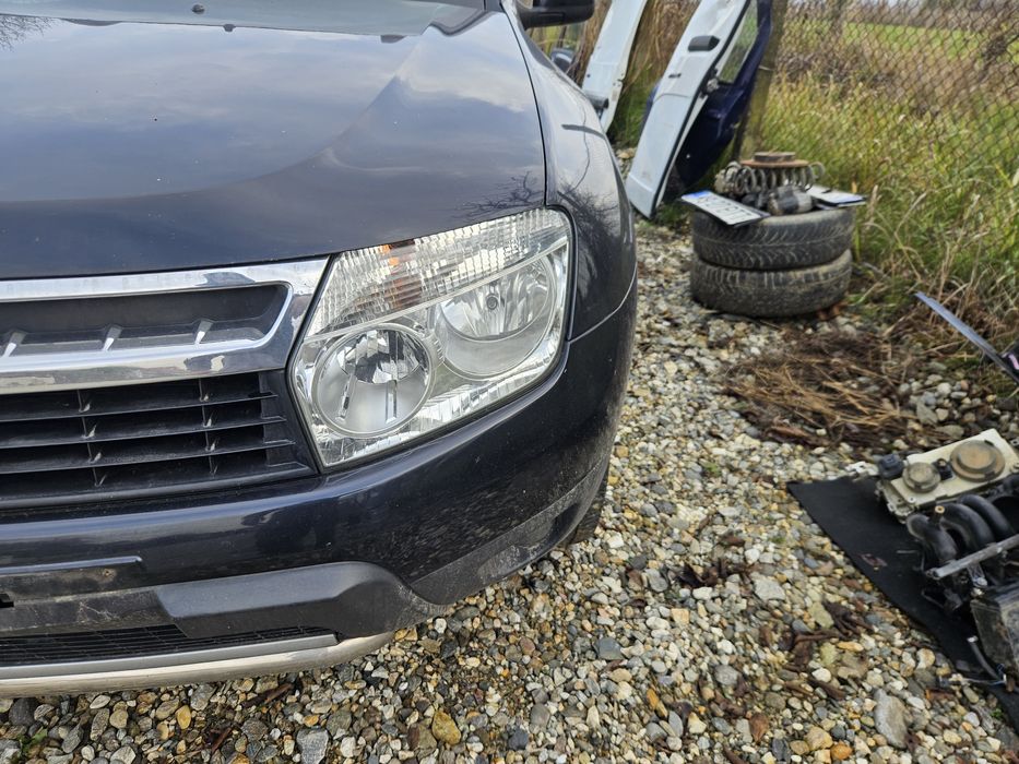 Far stanga Dacia Duster an 2013