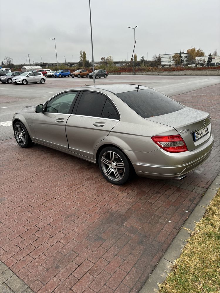 Mercedes-Benz C220