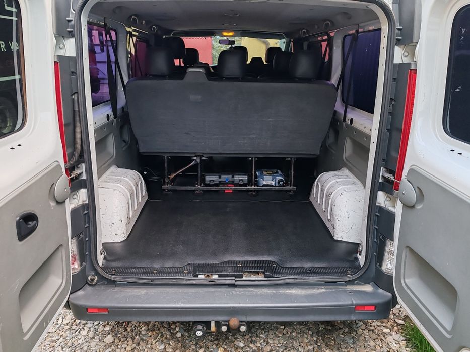 Renault trafic 8+1locuri lung din 2010