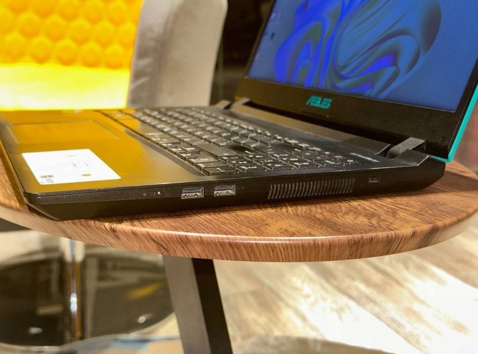 Asus X560UD ноутбук