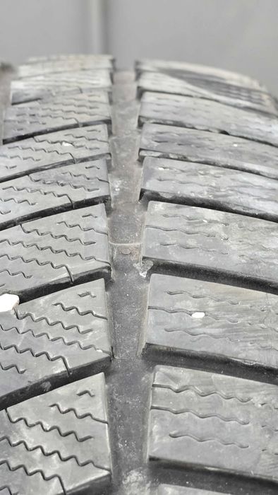 2 бр. 255/50/20 зимни Continental