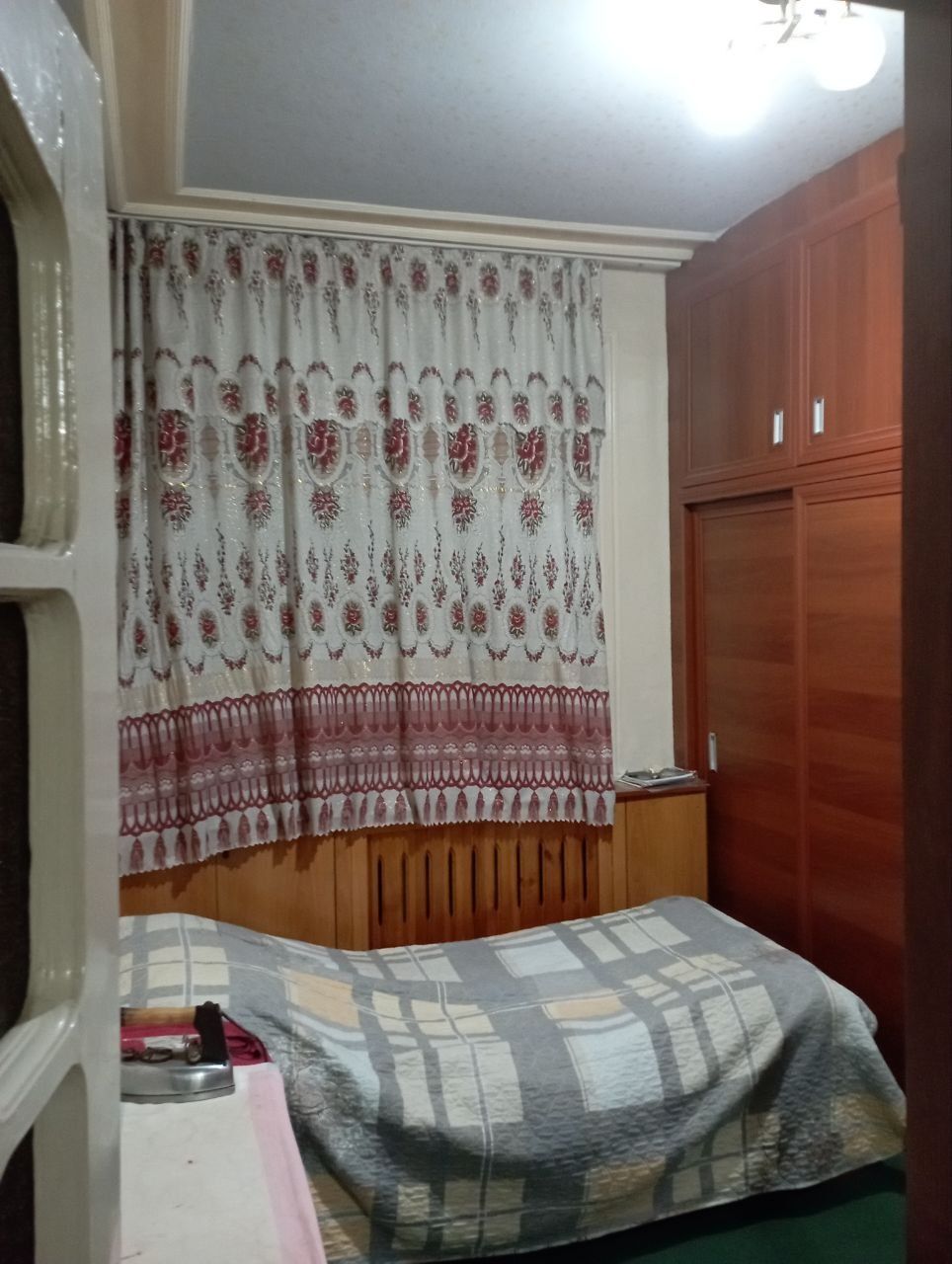 Olmazor tuman Qora qamish 2/4 da 4xonali kvartira sotiladi