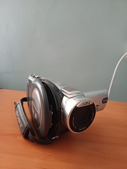 Видеокамера Sony DCR DVD404
